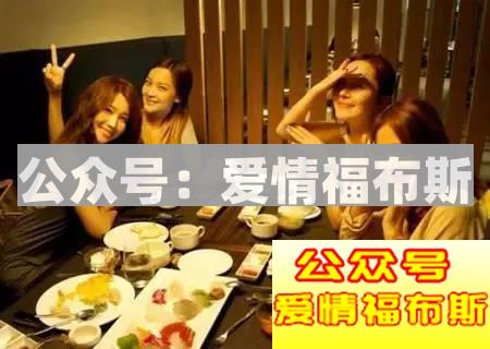 女生发自拍朋友圈心理