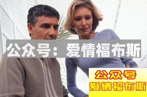 男上司喜欢女下属的表现有哪些?