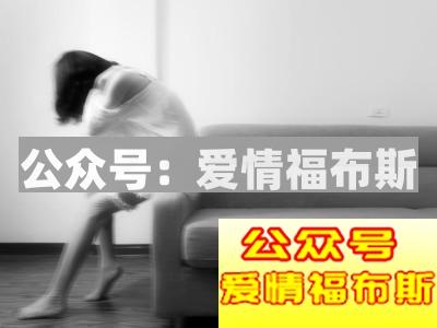 绿的不是草原，是头顶的帽子