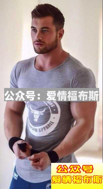 男生如何选择适合自己的T恤？男士T恤搭配指南第6张