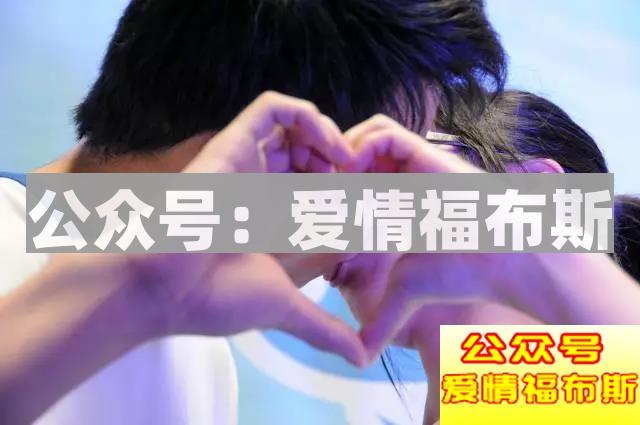 扒一扒接吻最尴尬的9个瞬间第6张