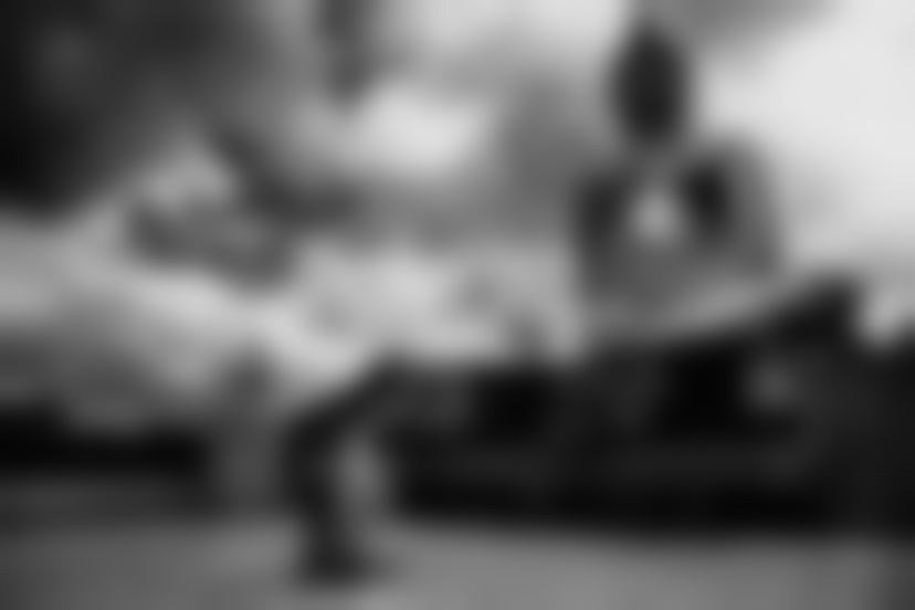 男友跟前任纠缠,该如何挽回男友的心?