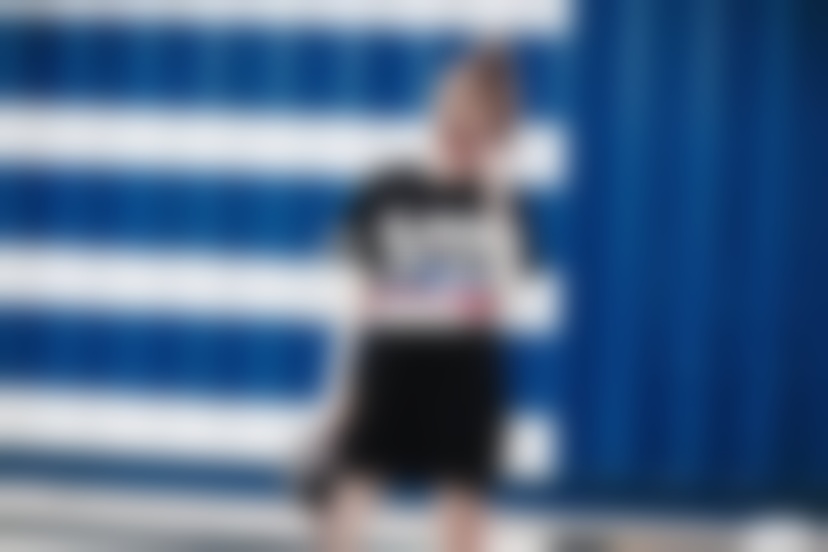 小女孩哭着让妈妈给她找男朋友 自由恋爱还是相亲好