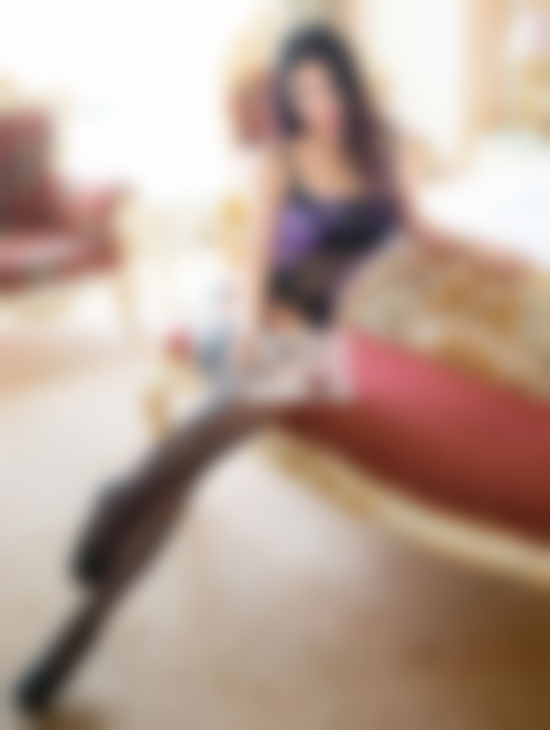 候机室中的诱惑下载-情人节送什么礼物给女朋友? 让浪漫的指数飙升