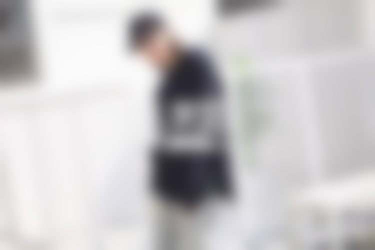 太牛了 这个哥们居然这样子就让女生倒贴了