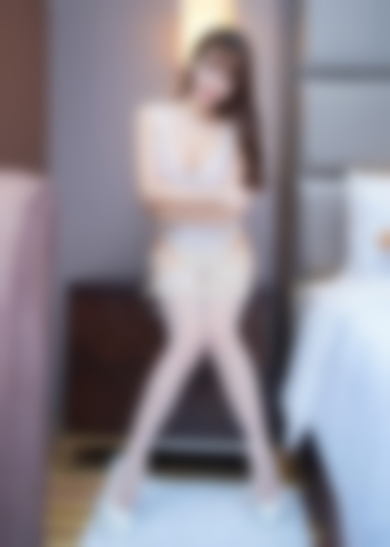 给女生发消息不回 她心里怎么想的