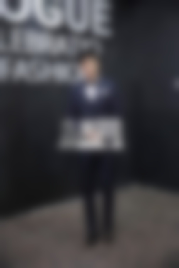 这样做房事一定让她爽到不能呼吸!