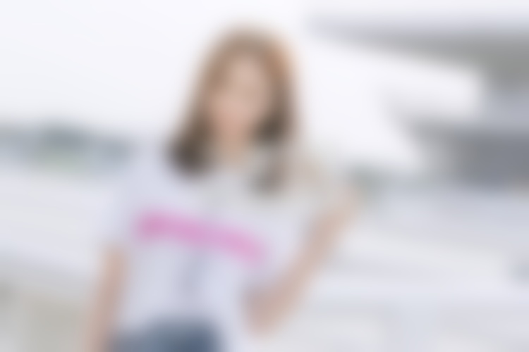 舌根舌苔厚白-为什么总觉得恋爱中的女生那么不可理喻