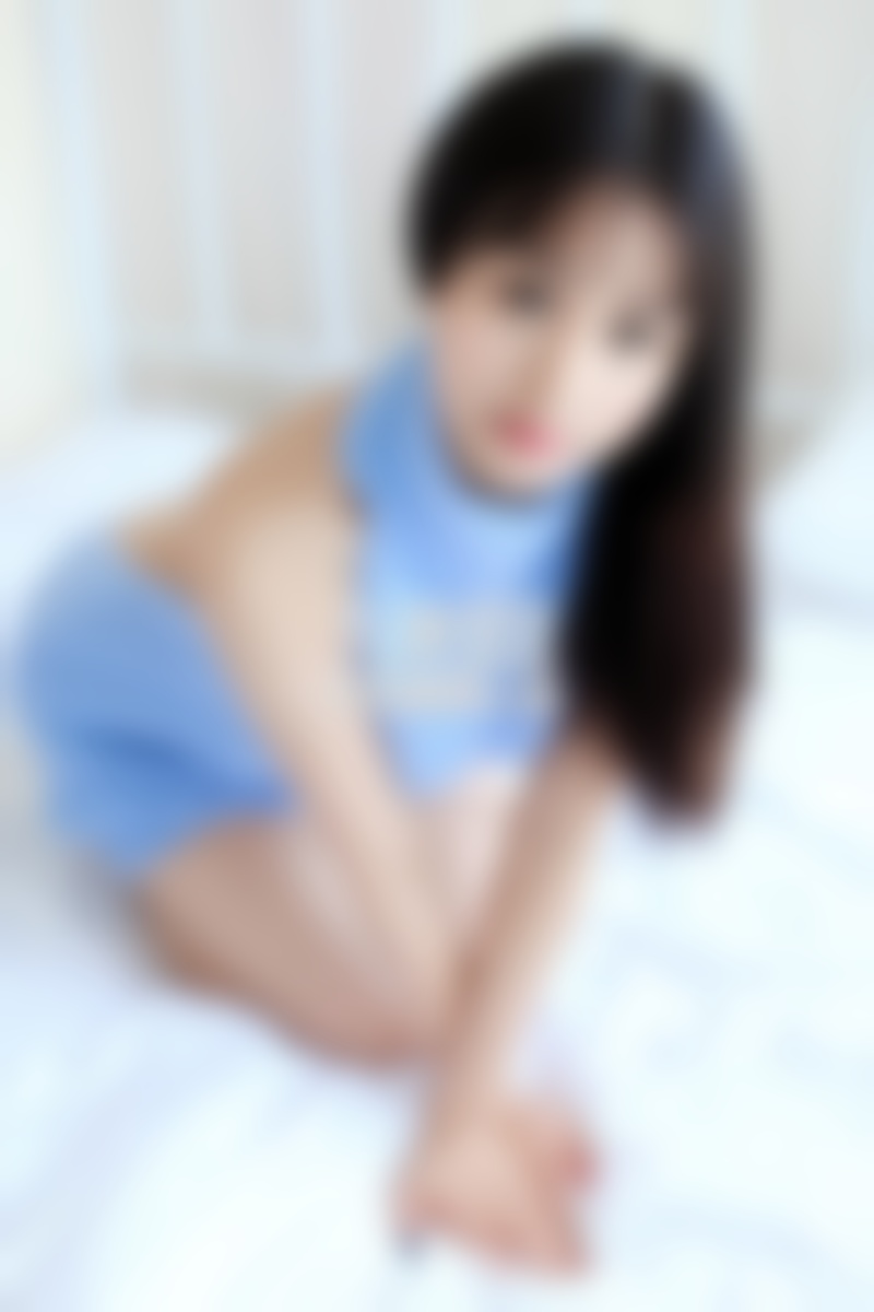 舌根舌苔厚白-为什么总觉得恋爱中的女生那么不可理喻