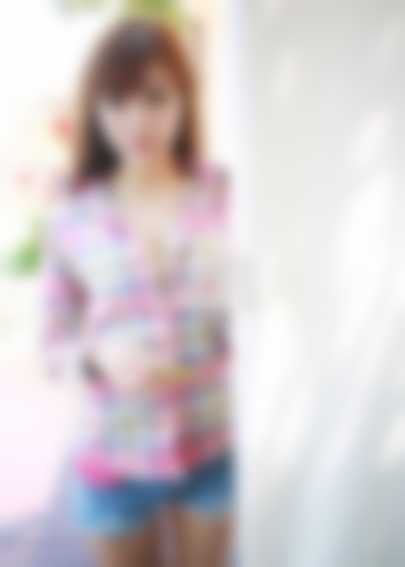 追女生绝招：直勾勾盯着她