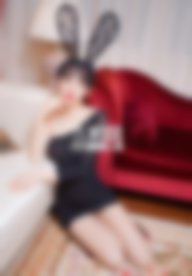 情侣高速上吵架 女友先抢方向盘又欲撞车