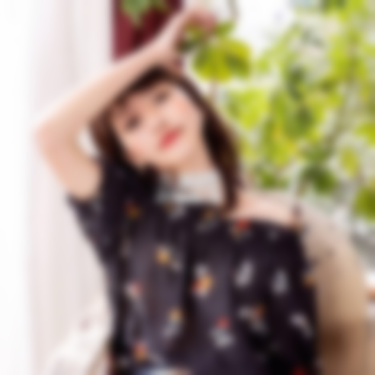 老公经常和一个女同事聊天 我该选择离婚吗