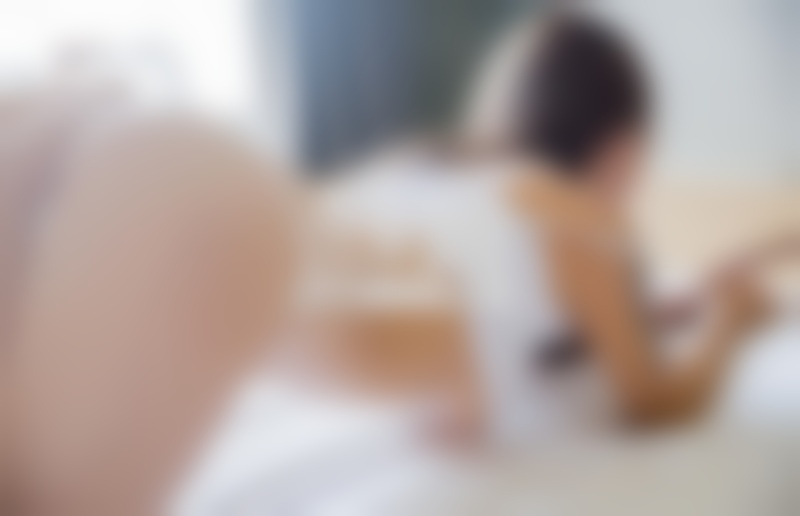 女孩子暗恋男生的表现动作