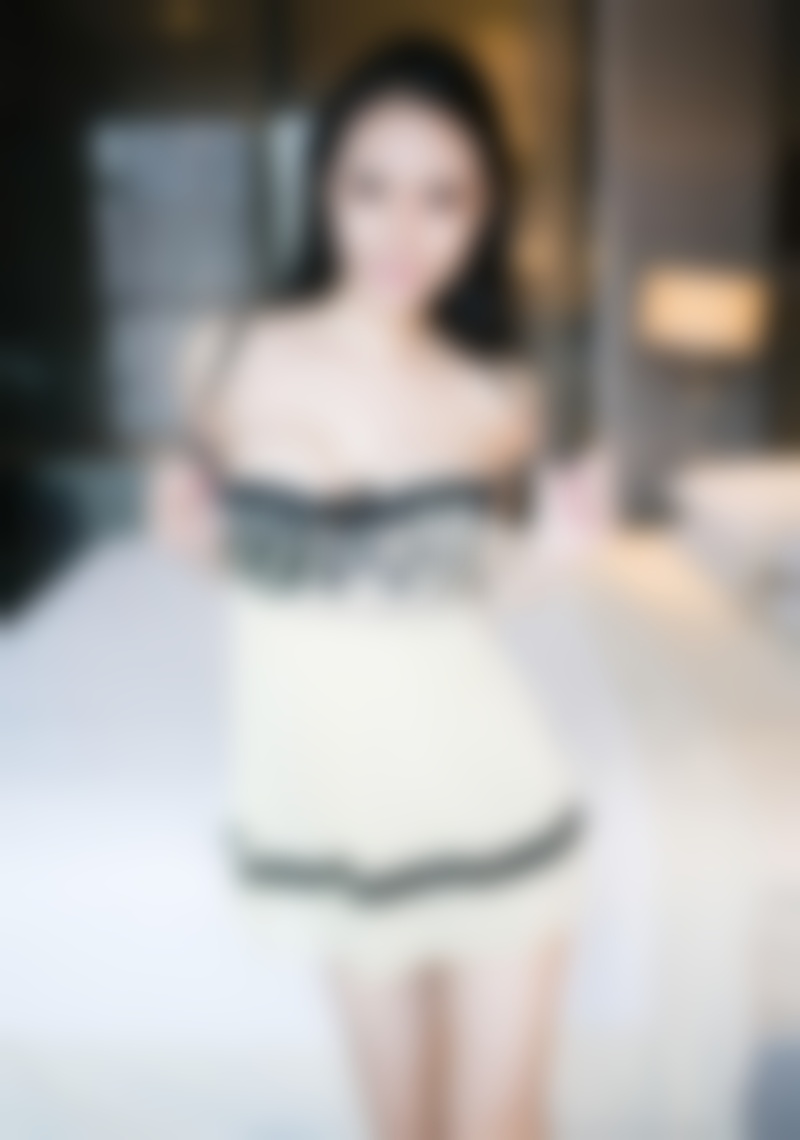 有些爱不敢说出口 就这样默默的暗恋着你