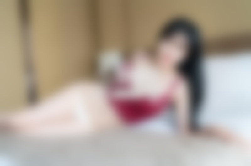 如何利用微信朋友圈和女生聊天?