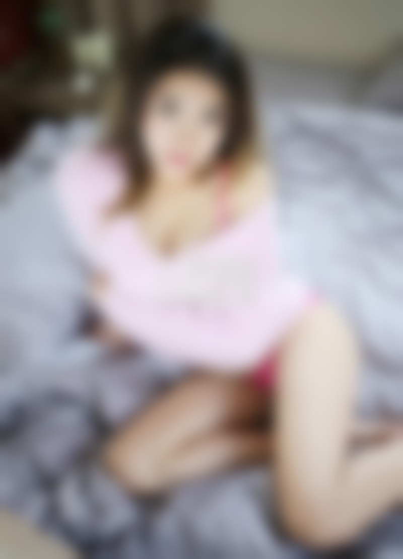 他是为了工作勾搭我，还是真的喜欢我？