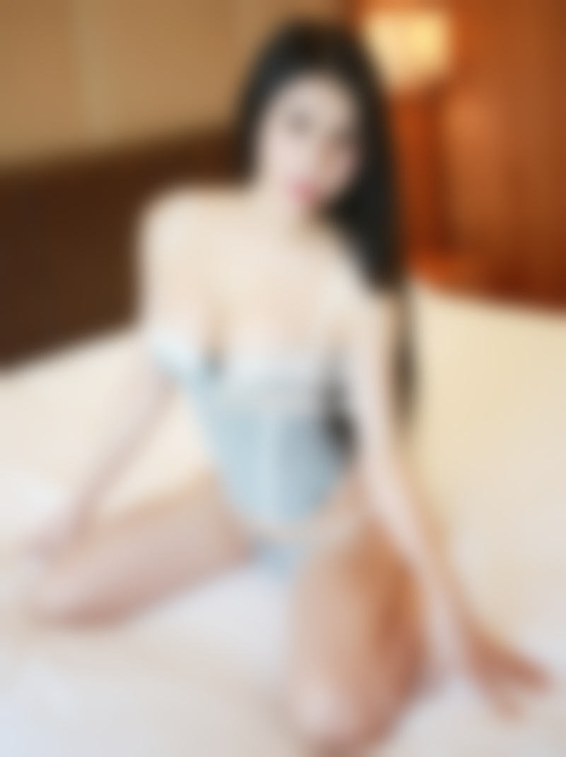 自结婚以来老公都对我很冷淡,请问我该离婚还是挽回?