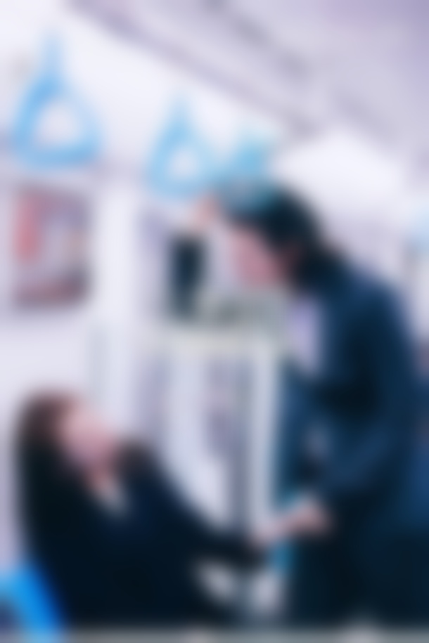 和女生聊天怎么占据主动位置？