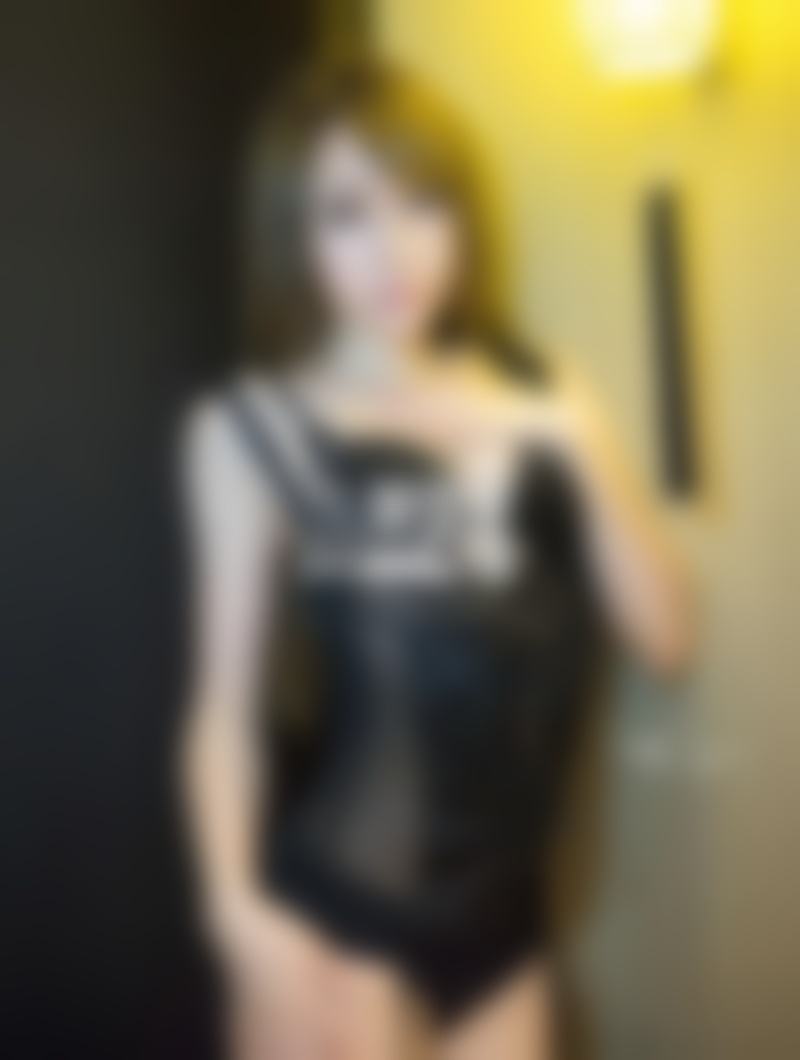 三个萌妹子挨个的被我上了