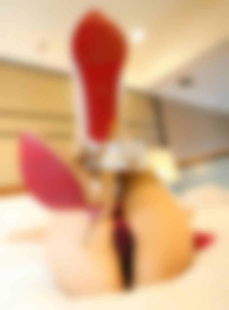 约会技巧：聊天要适当的激发女人的想象