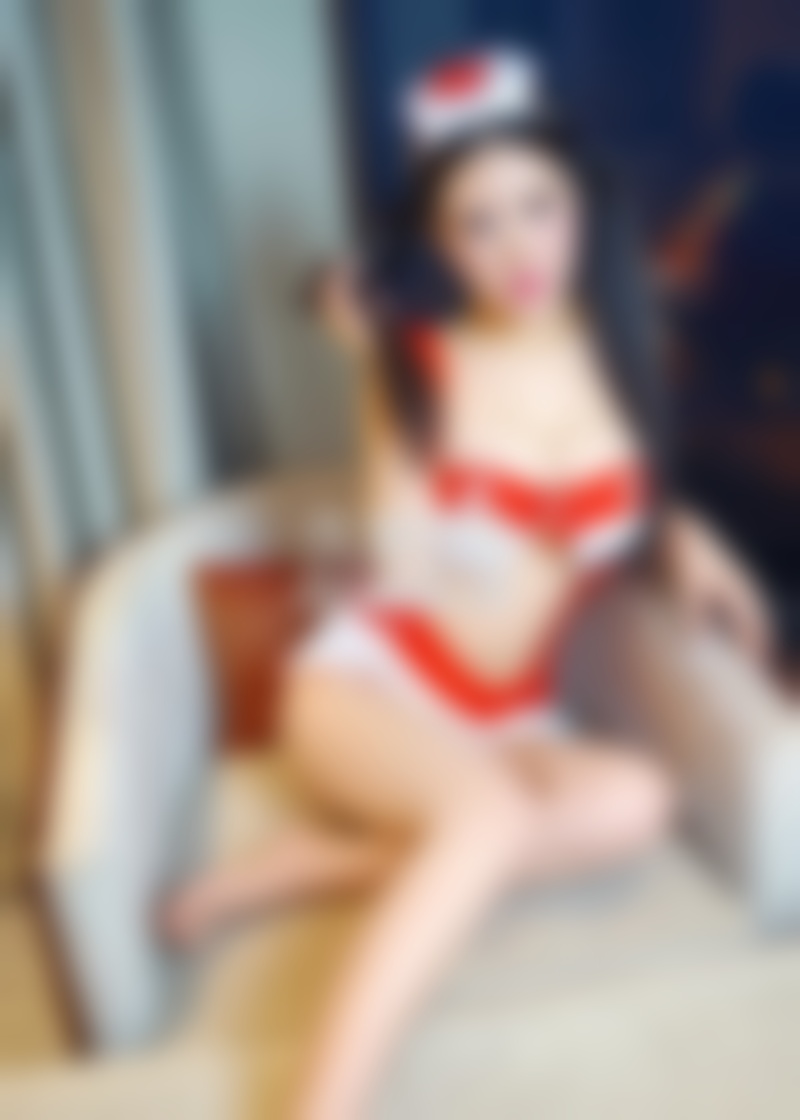 情感咨询:闺蜜故意亲近男友,我该怎么办?